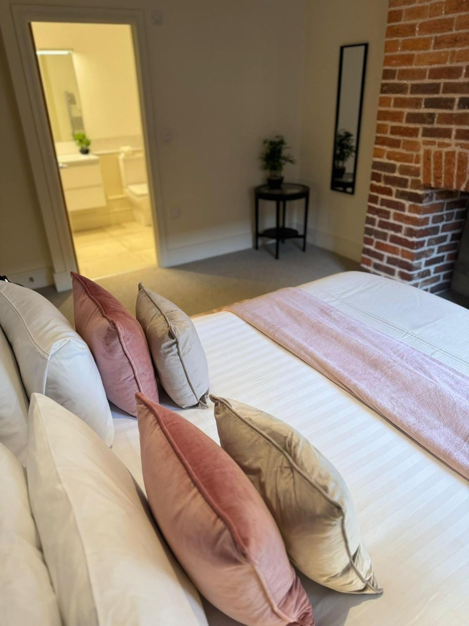 Apartmán Osbourne House Pink 2 Bed, 2 And Half Bath Birmingham Exteriér fotografie